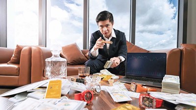 Mr. Pips thường lên mạng khoe lối sống sang chảnh để “lùa gà”