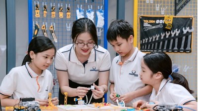 Tại Phenikaa School, mỗi giờ học STEM là một hành trình khám phá, nơi học sinh được trực tiếp trải nghiệm, sáng tạo và phát triển tư duy giải quyết vấn đề dưới sự đồng hành của giáo viên.