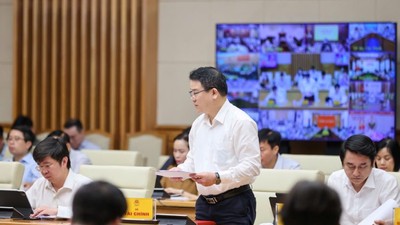  Thứ trưởng Bộ Tài chính Trần Quốc Phương báo cáo tại Hội nghị. Ảnh: VGP