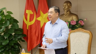 Phó Thủ tướng Thường trực Chính phủ Phạm Gia Túc làm việc với Bộ Xây dựng, một số bộ, ngành, TP. Hà Nội, TP.HCM về tình hình triển khai các dự án đường sắt - Ảnh: VGP.