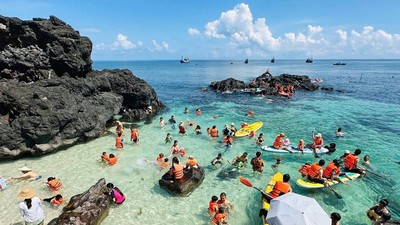 Quảng Ngãi thu hút khoảng 320.000 lượt du khách trong dịp lễ Giỗ Tổ Hùng Vương. 