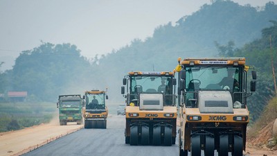 Thúc giải ngân vốn đầu tư công là đòn bẩy cho tăng trưởng 2 con số. Ảnh: Đức Thanh 