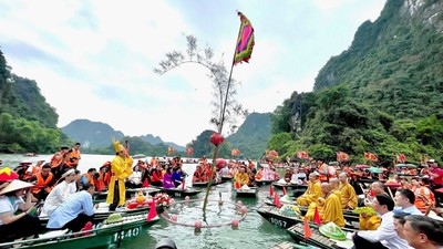 Khai mạc Lễ hội Tràng An 2026: Tôn vinh di sản, lan tỏa thông điệp sống hài hòa với thiên nhiên 