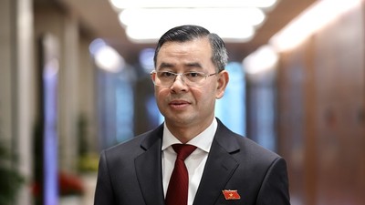 Ông Ngô Văn Tuấn, Ủy viên Ban Chấp hành Trung ương Đảng, Bộ Trưởng Bộ Tài chính kiêm giữ chức Chủ tịch Hội đồng quản lý bảo hiểm xã hội.