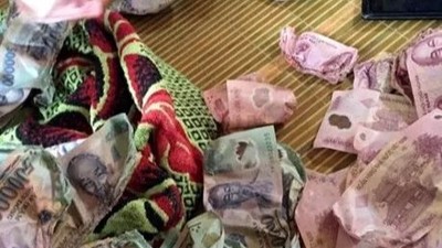 Ngân hàng phải đổi tiền rách, hỏng cho dân không yêu cầu giấy tờ, tiền Polyme bị cháy 70% vẫn được đổi 