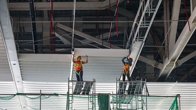 Thi công hoàn thiện Nhà ga hành khách Cảng hàng không quốc tế Long Thành.