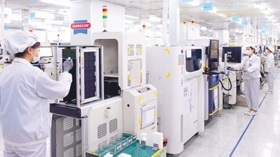Việt Nam đang hướng đến thu hút đầu tư vào các lĩnh vực công nghệ cao, công nghệ chiến lược. Trong ảnh: Nhà máy vi mạch của Sunhouse. Ảnh: Lê Toàn 