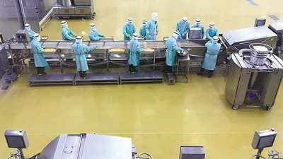 Sản xuất trong nhà máy của C.P. Group tại Việt Nam. Ảnh: Lê Toàn