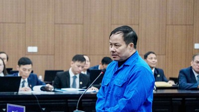 Cựu Thẩm phán Vũ Văn Tú từng bị TAND TP. Hà Nội tuyên án 2 năm tù trong phiên tòa sơ thẩm hồi cuối năm 2025.