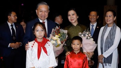 Tổng Bí thư, Chủ tịch nước Tô Lâm và Phu nhân bắt đầu chuyến thăm cấp Nhà nước tới Singapore 