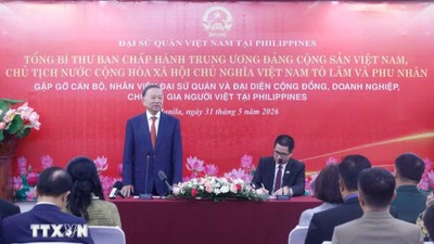 Tổng Bí thư, Chủ tịch nước và Phu nhân gặp cộng đồng người Việt tại Philippines 