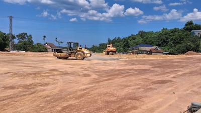 Nút giao dự án Đường tránh phía Đông TP. Đông Hà với Quốc lộ 1 tại Dốc Miếu đang được triển khai thi công xây dựng. 