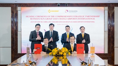 Đại diện Sun Group và CAI ký kết hợp tác chiến lược