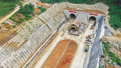 Diễn biến giải ngân vốn đầu tư công trong thời gian gần đây cho thấy xu hướng phục hồi và tăng tốc rất rõ nét. Ảnh: Đức Thanh