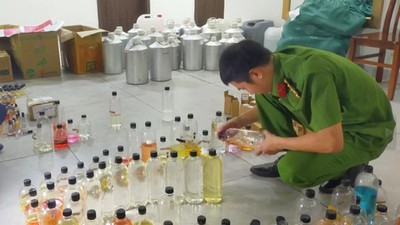 Thủ đoạn bán nước hoa giả trên Shopee, 10 tháng thu lợi 500 triệu đồng 