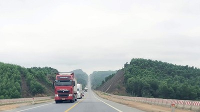 Cử tri TP. Huế kiến nghị sớm hoàn thành cao tốc Cam Lộ - La Sơn mở rộng 
