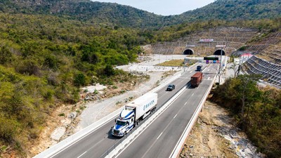Hầm đường bộ Núi Vung trên cao tốc Bắc - Nam phía Đông.