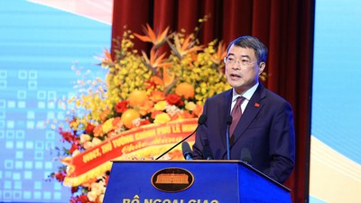 Thủ tướng: Ngoại giao phải chuyển mạnh từ thu hút sang chuyển hóa mọi nguồn lực 