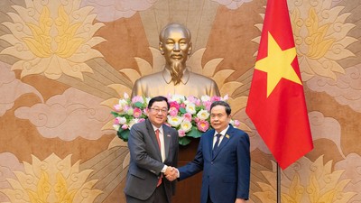 Chủ tịch Quốc hội Trần Thanh Mẫn tiếp Đại sứ Đặc mệnh toàn quyền Malaysia tại Việt Nam Tan Yang Thai. 