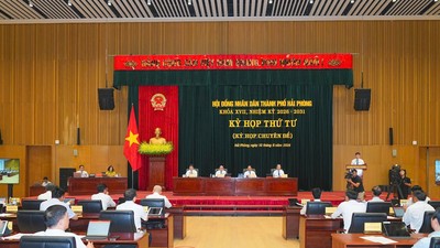 Quang cảnh kỳ họp thứ 4