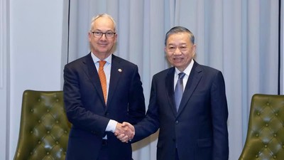 Tổng Bí thư, Chủ tịch nước Tô Lâm tiếp ông Nicholas Moore, Đặc phái viên của Chính phủ Australia về Đông Nam Á. (Ảnh: Thống Nhất/TTXVN)
