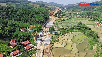 Công trình đường bộ cao tốc Đồng Đăng - Trà Lĩnh. Ảnh: Đức Thanh