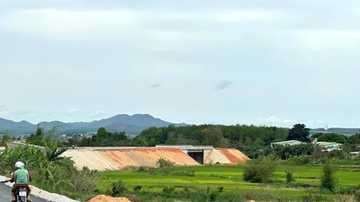 Quảng Ngãi đẩy mạnh giải ngân vốn đầu tư công khu vực phía Tây. 