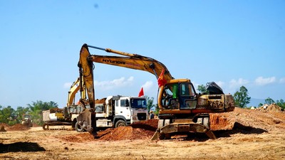 Thi công Dự án cao tốc Quy Nhơn - Pleiku. (ảnh: VGP).