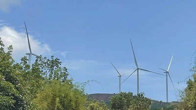 Quảng Ngãi có nhiều tiềm năng phát triển các dự án năng lượng. Trong ảnh: Dự án Nhà máy điện gió Tân Tấn Nhật - Đăk Glei (Ảnh: P.V)
