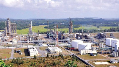 Nhà máy Lọc dầu Dung Quất là một trong những tài sản quy mô lớn gắn với doanh nghiệp nhà nước đang đứng trước yêu cầu cơ cấu lại tỷ lệ sở hữu (Ảnh: Đ.T)