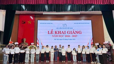 Học bổng “Vì trẻ em Việt Nam” lần đầu đến với sinh viên Học viện Phụ nữ Việt Nam 