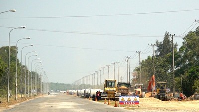 Quảng Ngãi đang tập trung tháo gỡ vướng mắc của các dự án, đẩy nhanh tiến độ thi công.