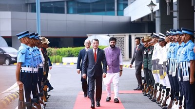 Lễ đón Thủ tướng Lê Minh Hưng tại sân bay quốc tế Indira Gandhi, thủ đô New Delhi. (Ảnh: Dương Giang/TTXVN)