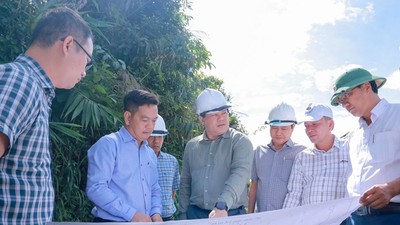 Lãnh đạo UBND tỉnh Quảng Ngãi kiểm tra dự án Thủy điện Đăk Glei ngày 11/9.