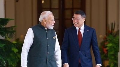 Thủ tướng Lê Minh Hưng gặp Thủ tướng Cộng hòa Ấn Độ Narendra Modi. (Ảnh: Dương Giang/TTXVN)