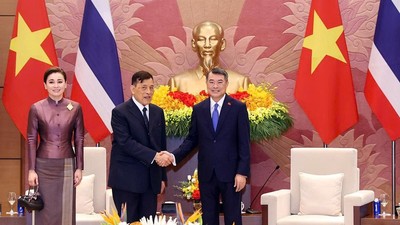 Thủ tướng Lê Minh Hưng hội kiến Nhà vua Vương quốc Thái Lan Maha Vajiralongkorn Phra Vajiraklaochaoyuhua và Hoàng hậu. 