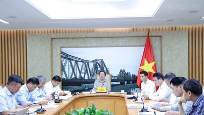 Phó Thủ tướng Hồ Quốc Dũng chủ trì cuộc họp với các bộ, cơ quan liên quan và UBND TP. Hải Phòng về tháo gỡ khó khăn, vướng mắc của Công ty Cổ phần đóng tàu Thái Bình Dương - Ảnh: chinhphu.vn