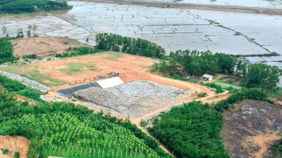 Dự án Nhà máy xử lý chất thải rắn sinh hoạt khu vực phía Bắc tỉnh nhằm giải quyết tình trạng quá tải tại Bãi chôn lấp chất thải rắn phường Bồng Sơn. Ảnh: Đức Thụy. 
