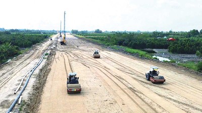 Thi công Dự án đầu tư xây dựng công trình đường cao tốc Mỹ An - Cao Lãnh, giai đoạn 1. 