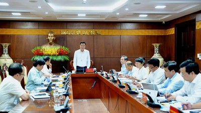Bí thư Thành uỷ Đà Nẵng, ông Lê Ngọc Quang chủ trì làm việc về tình hình triển khai các dự án trọng điểm.