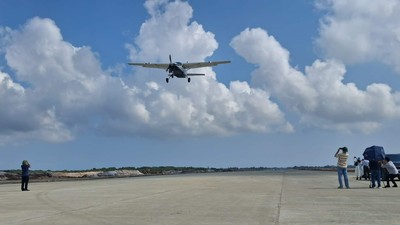 Chuyến bay kỹ thuật kiểm tra rà soát an toàn tĩnh không và chướng ngại vật tại đường cất hạ cánh Cảng Hàng không Quảng Trị.