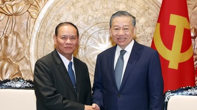 Tổng Bí thư, Chủ tịch nước Tô Lâm tiếp đồng chí Vilay Lakhamphong, Ủy viên Bộ Chính trị, Thường trực Ban Bí thư Trung ương Đảng Nhân dân Cách mạng Lào. (Ảnh: Thống Nhất/TTXVN)