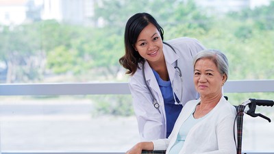 Nhiều dịch vụ chăm sóc sức khỏe thu tiền theo liệu trình dài hạn