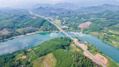 Một cây cầu đã sẵn sàng đưa vào khai thác trên tuyến cao tốc Tuyên Quang - Hà Giang giai đoạn 1.