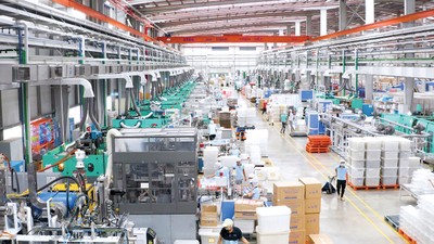 Giá nguyên liệu biến động đặt ra thách thức đối với việc kiểm soát chi phí và duy trì biên lợi nhuận của doanh nghiệp nhựa