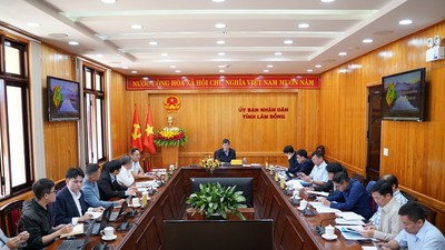 Tỉnh Lâm Đồng họp bàn về định hướng Quy hoạch chung Khu du lịch quốc gia hồ Tuyền Lâm. Ảnh Hữu Tri