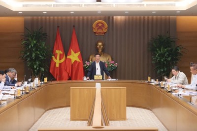 Phó thủ tướng Hồ Đức Phớc nhấn mạnh các yêu cầu: Phải quản lý chặt chẽ, bịt các "lỗ hổng" pháp lý liên quan đến đất đai trong quá trình cổ phần hóa - Ảnh: VGP.