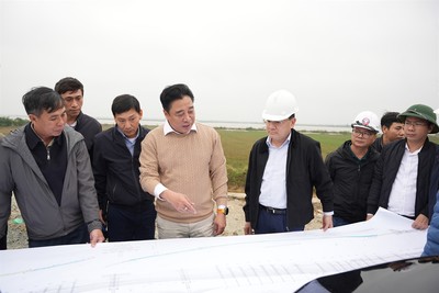 Đoàn công tác kiểm tra do Chủ tịch UBND TP Huế dẫn đầu