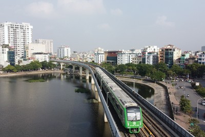 Tuyến metro Cát Linh - Hà Đông đoạn trên cao Nhổn - ga Hà Nội. Ảnh: Dũng Minh.