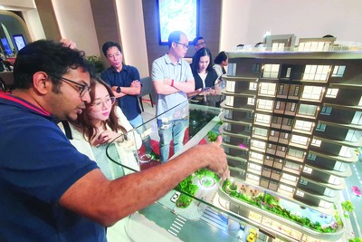 Dòng tiền đổ về bất động sản trung tâm TP.HCM. Ảnh: Lê Toàn.